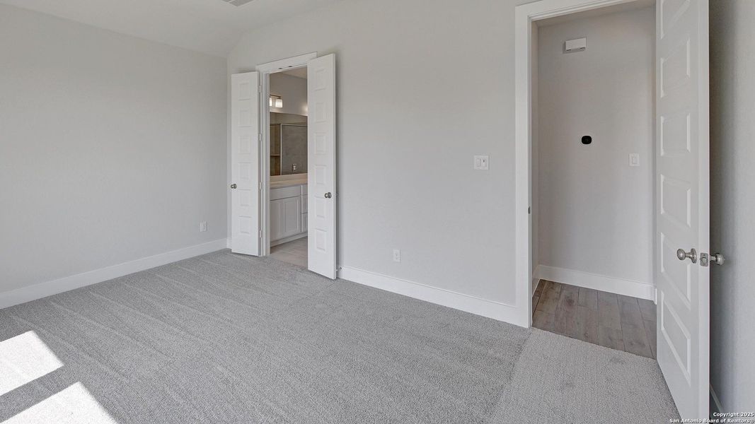 Spacious, unfurnished interior of a new home in Kallison Ranch 45', San Antonio (Image 15).