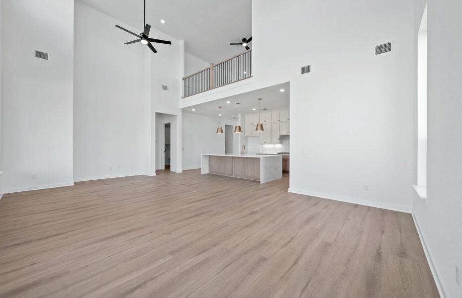 Spacious, unfurnished interior of a new home in 6 Creeks, Kyle (Image 54).