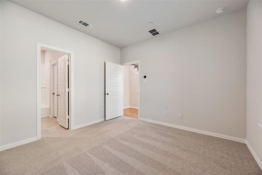 Spacious, unfurnished interior of a new home in , Frisco (Image 27).