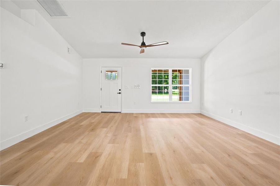 Spacious, unfurnished interior of a new home in , Summerfield (Image 19).