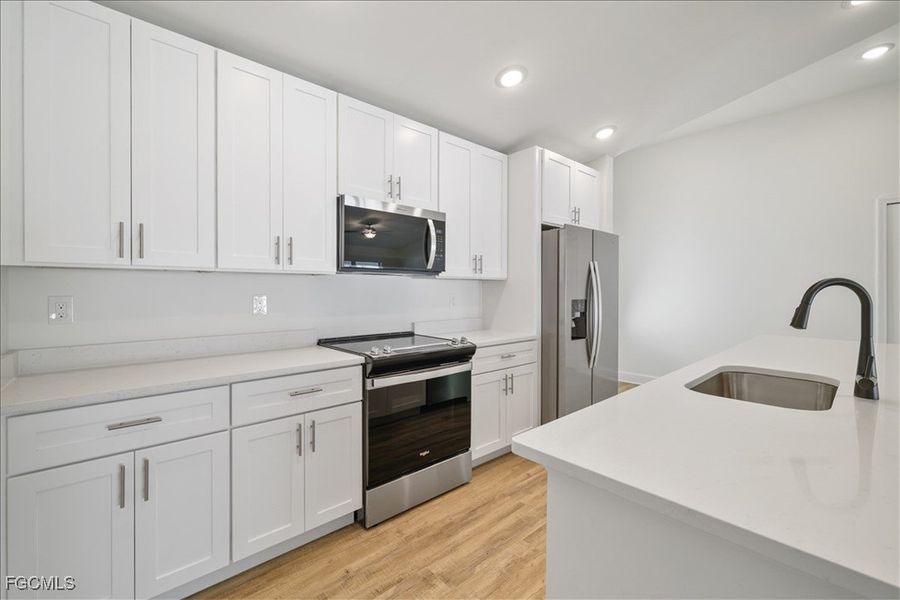 Furnished interior view inside a new home in Cape Coral, Cape Coral (Image 7).