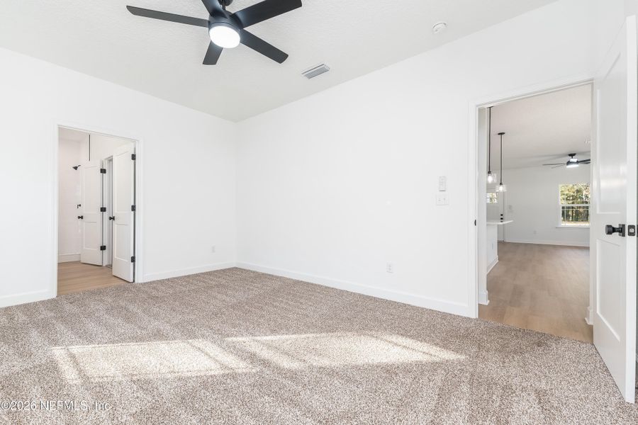 Spacious, unfurnished interior of a new home in , Keystone Heights (Image 17).