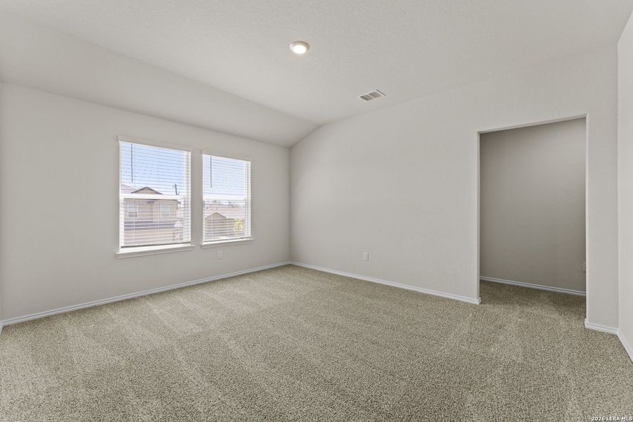 Spacious, unfurnished interior of a new home in Laurel Vistas, San Antonio (Image 17). Spacious, unfurnished interior of a new home in Laurel Vistas, San Antonio (Image 17).