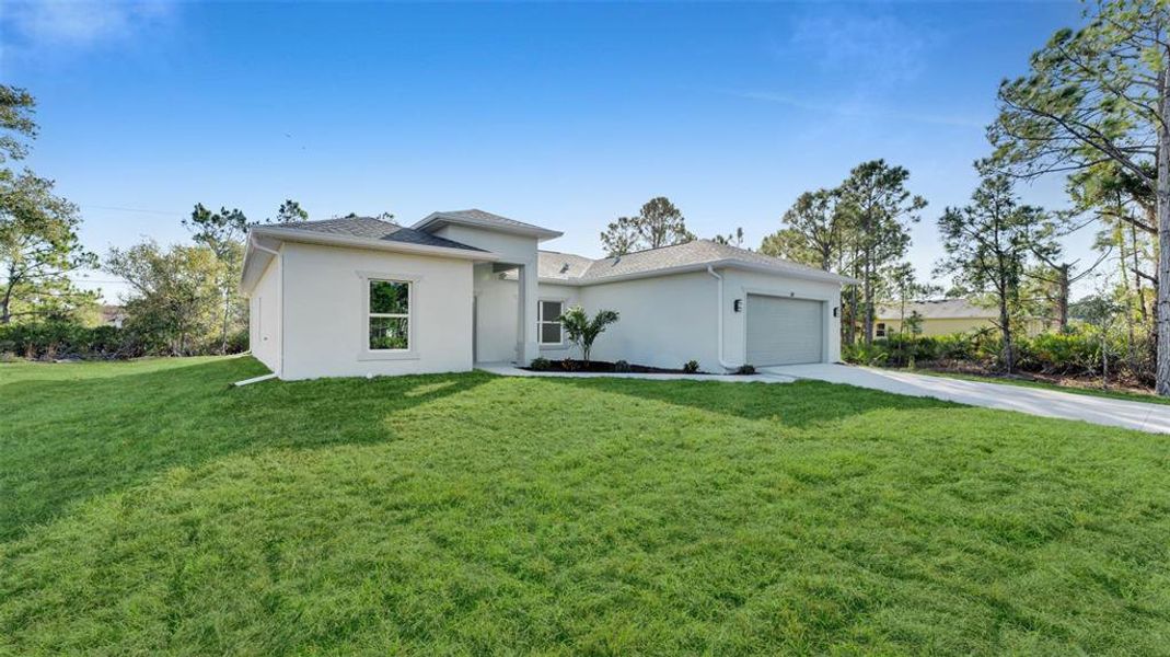 Exterior details and patio area of a home in , Port Charlotte (Image 4). Exterior details and patio area of a home in , Port Charlotte (Image 4).