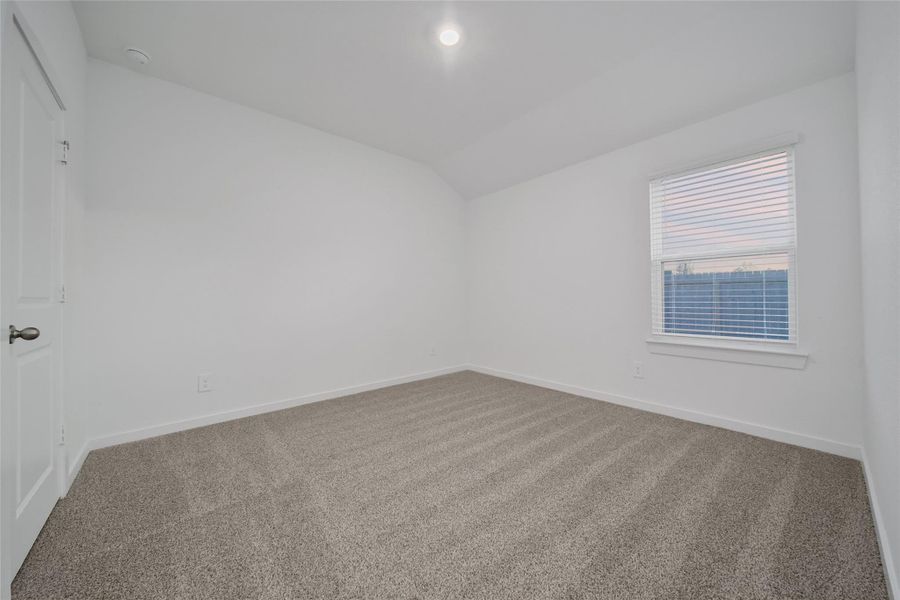 Spacious, unfurnished interior of a new home in Silverthorne, Conroe (Image 41).