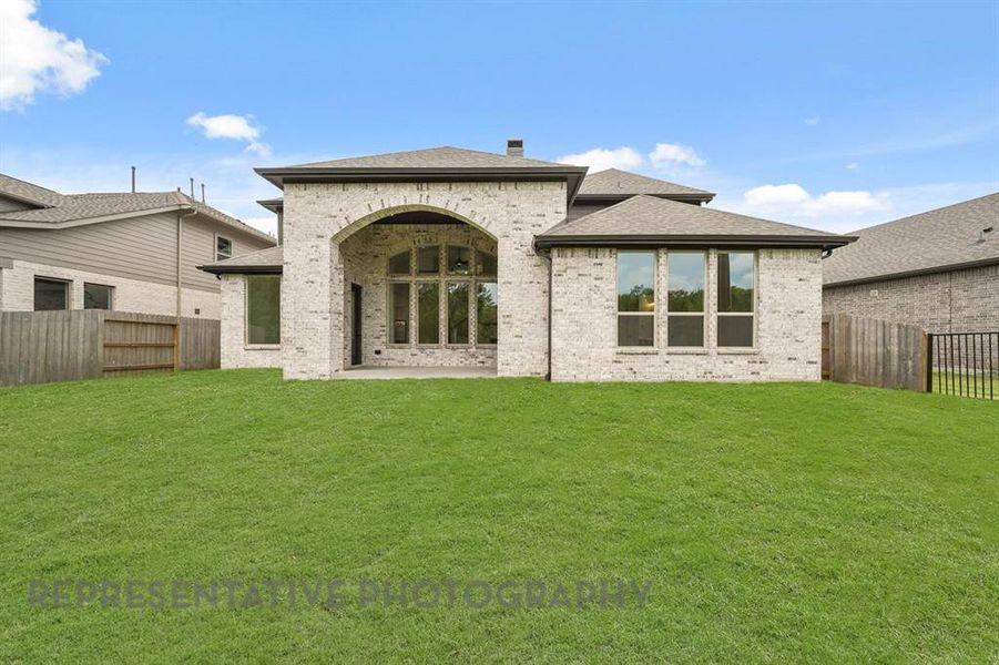 Exterior details and patio area of a home in Sandbrock Ranch, Aubrey (Image 2).