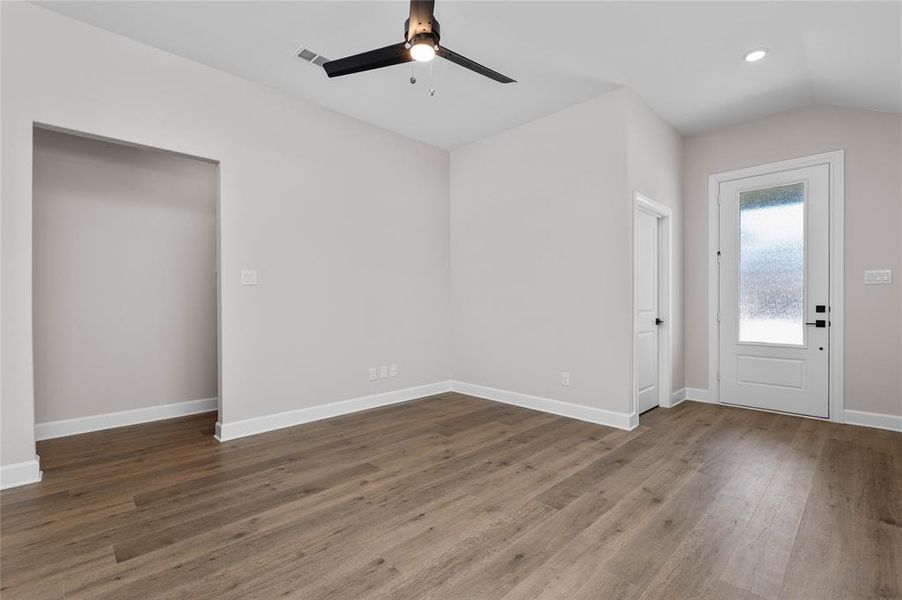 Spacious, unfurnished interior of a new home in Princeton Heights, Princeton (Image 6).