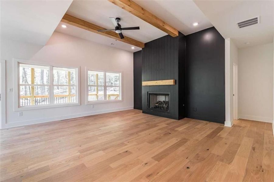 Spacious, unfurnished interior of a new home in , Gainesville (Image 18).