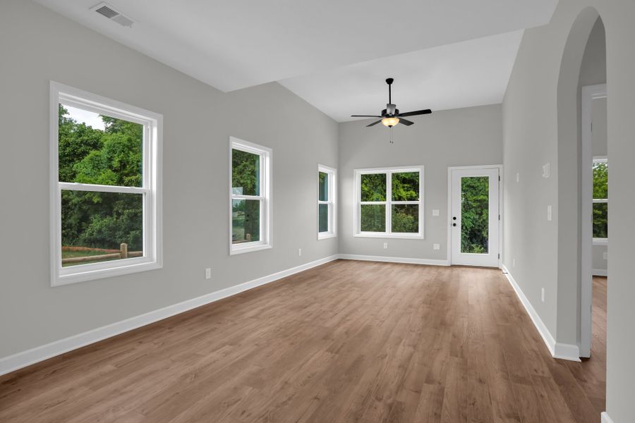 Representative unfurnished interior of a home built from the Nantucket by Parkside Builders in The Woods, Gallatin (Image 15).