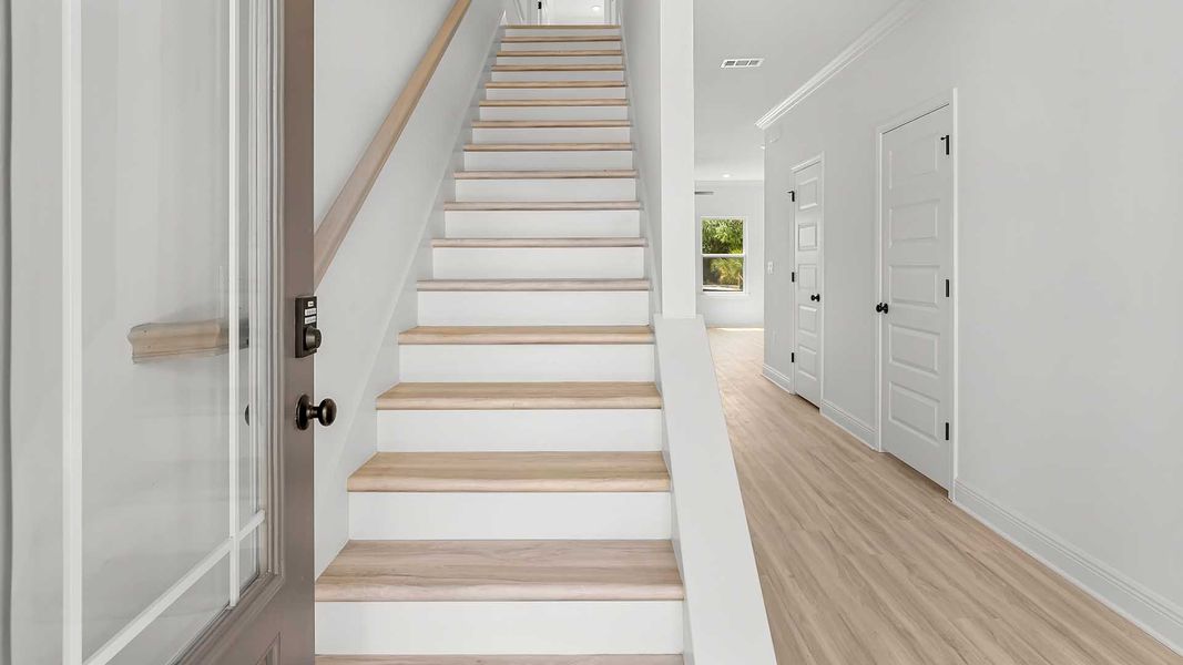 Spacious, unfurnished interior of a new home in Sanctuary Beach, Panama City Beach (Image 14).