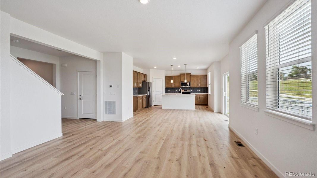 Spacious, unfurnished interior of a new home in Trails at Crowfoot, Parker (Image 17). Spacious, unfurnished interior of a new home in Trails at Crowfoot, Parker (Image 17).