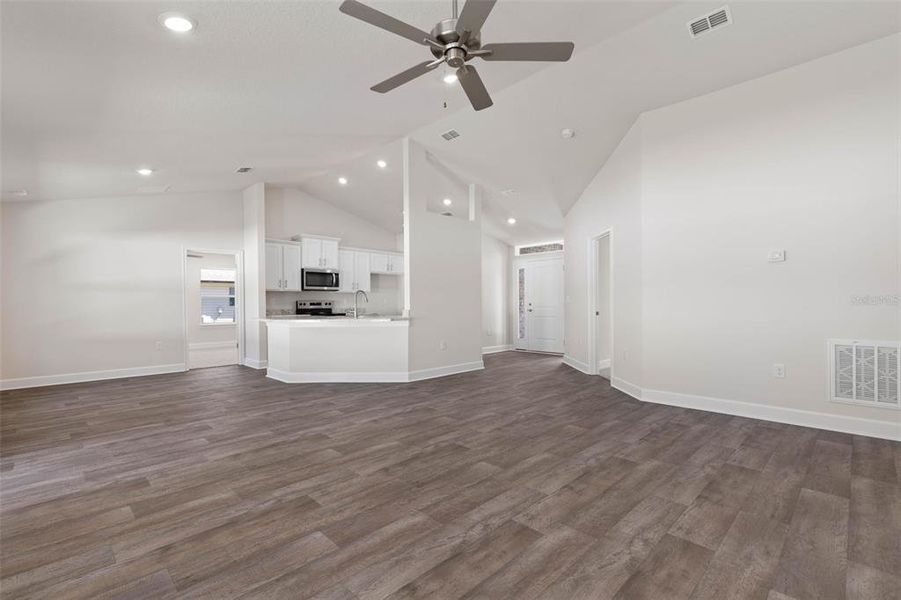 Spacious, unfurnished interior of a new home in Palm Coast, Palm Coast (Image 14).
