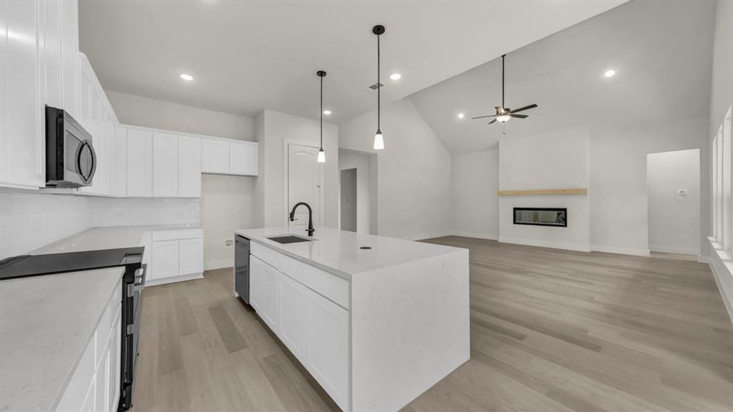 Furnished interior view inside a new home in Freeman Ranch, Weatherford (Image 13).