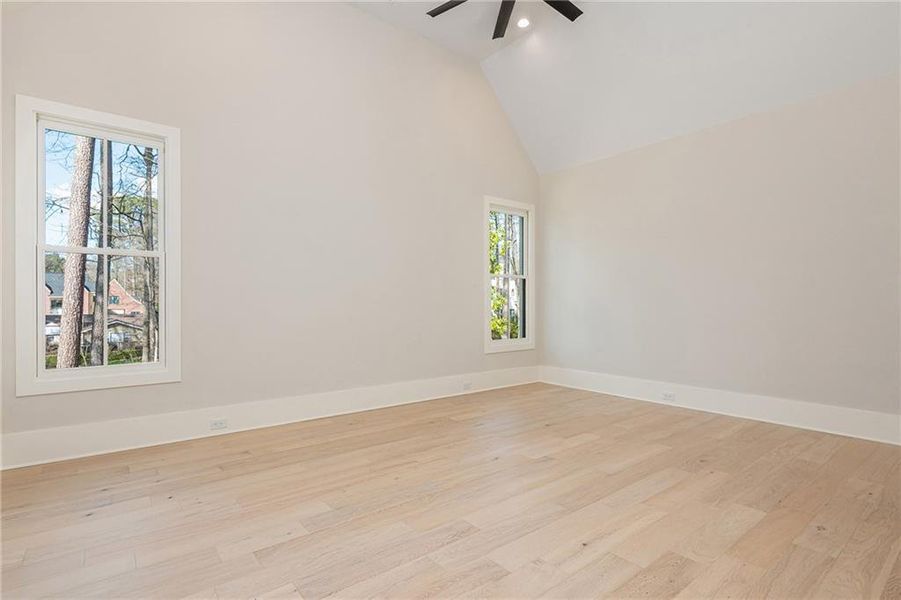 Spacious, unfurnished interior of a new home in , Alpharetta (Image 70).