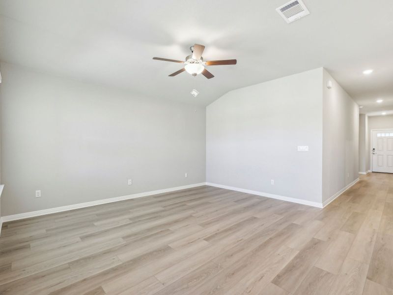 Spacious, unfurnished interior of a new home in Turner's Crossing - Reserve Collection, Buda (Image 8).