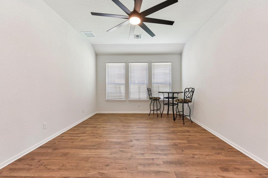 Spacious, unfurnished interior of a new home in Highland Village, Georgetown (Image 21).