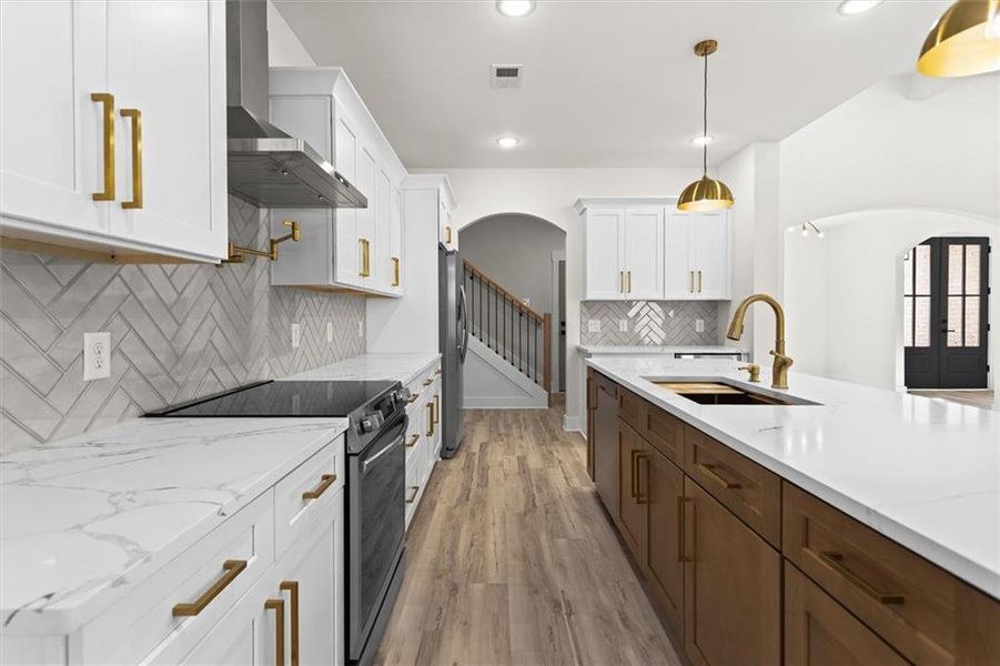 Furnished interior view inside a new home in , Gainesville (Image 14).