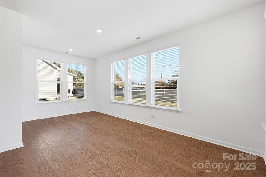 154 Nicholson Lane ~ Ready Now!