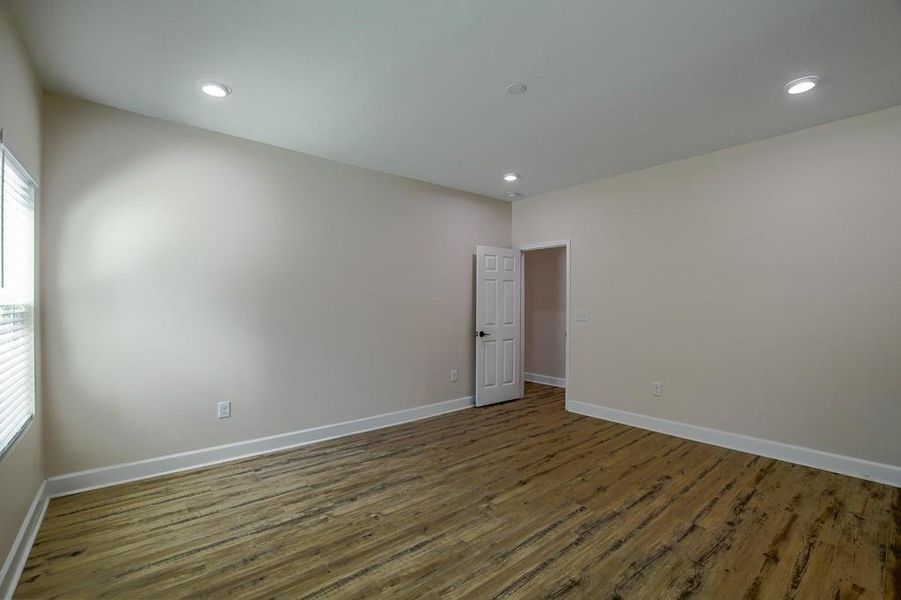 Spacious, unfurnished interior of a new home in , Athens (Image 17). Spacious, unfurnished interior of a new home in , Athens (Image 17).