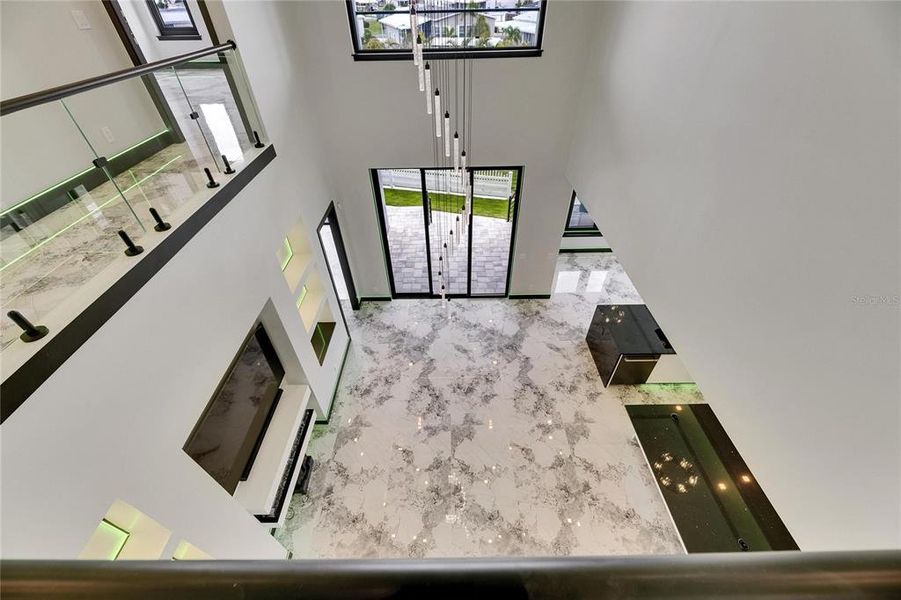 Spacious, unfurnished interior of a new home in , Apollo Beach (Image 74).