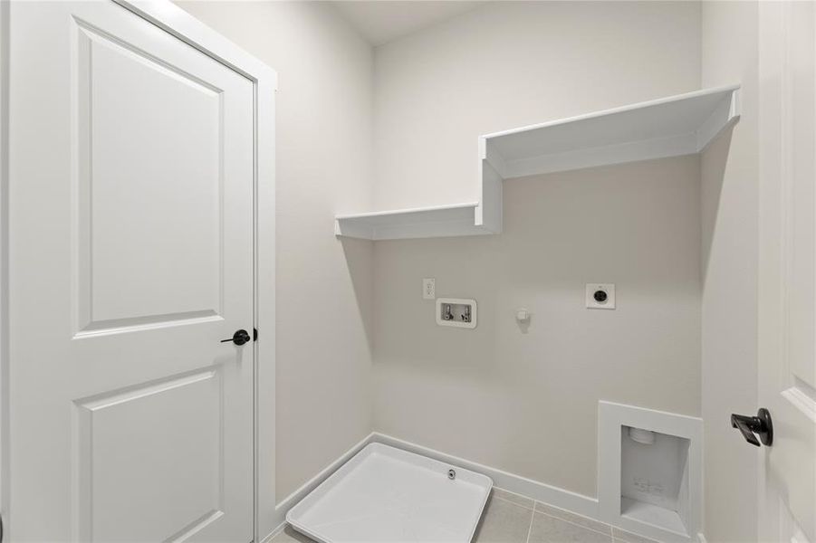 Furnished interior view inside a new home in The Tribute, The Colony (Image 9). Furnished interior view inside a new home in The Tribute, The Colony (Image 9).