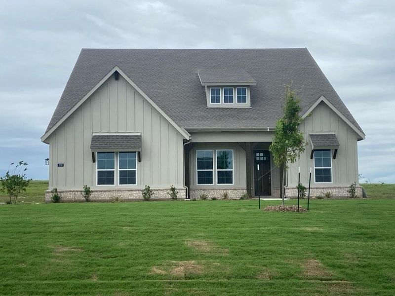 Exterior details and patio area of a home in Hillview Addition, Decatur (Image 3).