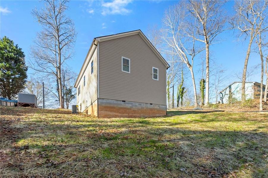 Exterior details and patio area of a home in , Gainesville (Image 23).