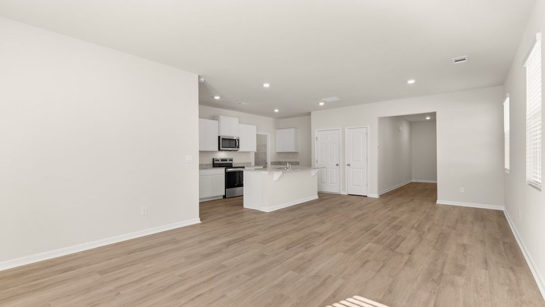 Representative unfurnished interior of a home built from the Robie by D.R. Horton in Pointe Park, Union City (Image 13).