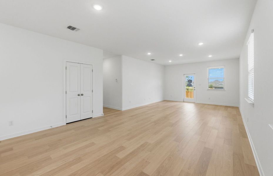 Spacious, unfurnished interior of a new home in La Cima, San Marcos (Image 37).