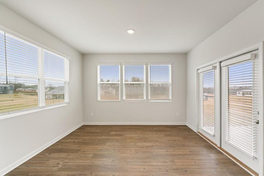Spacious, unfurnished interior of a new home in Oakhurst Manor, McDonough (Image 20).