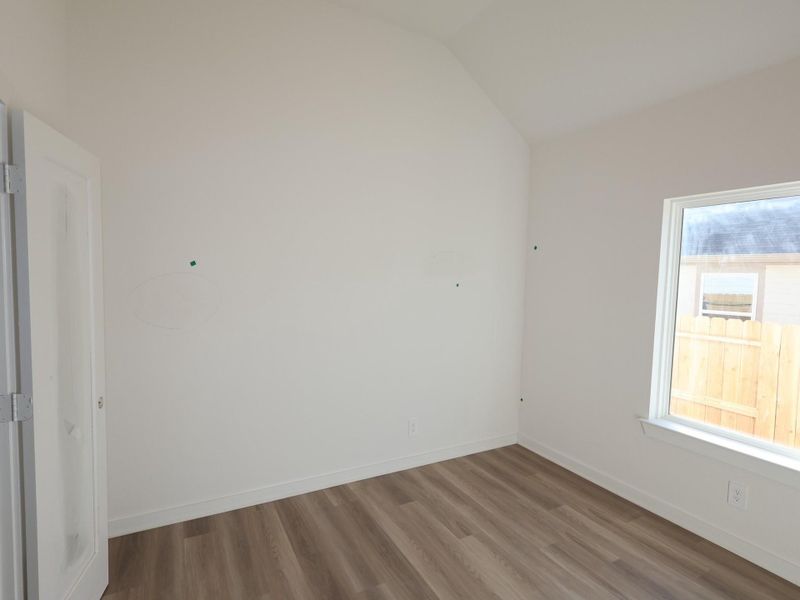 Spacious, unfurnished interior of a new home in Lone Star Landing, Montgomery (Image 17).