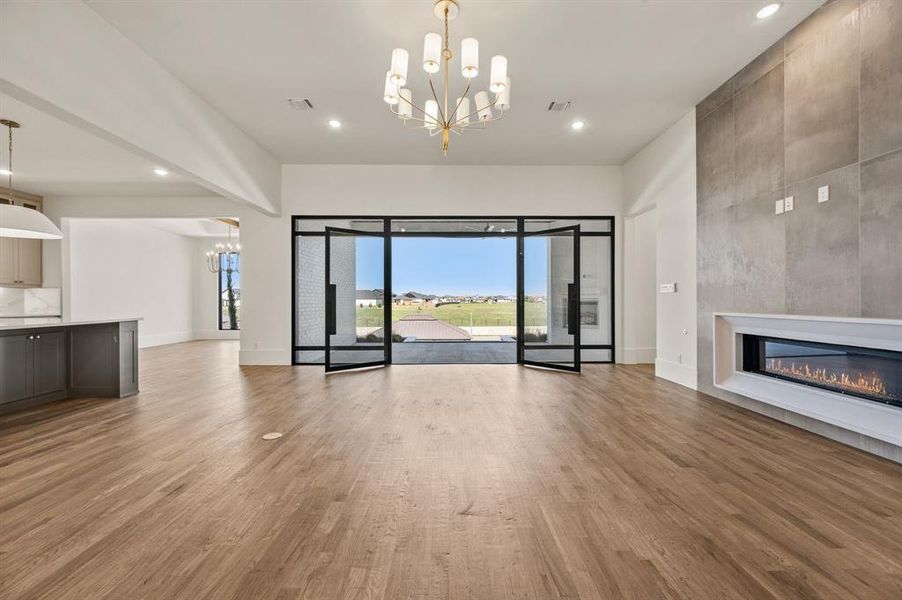 Spacious, unfurnished interior of a new home in The Resort on Eagle Mt. Lake, Fort Worth (Image 24).