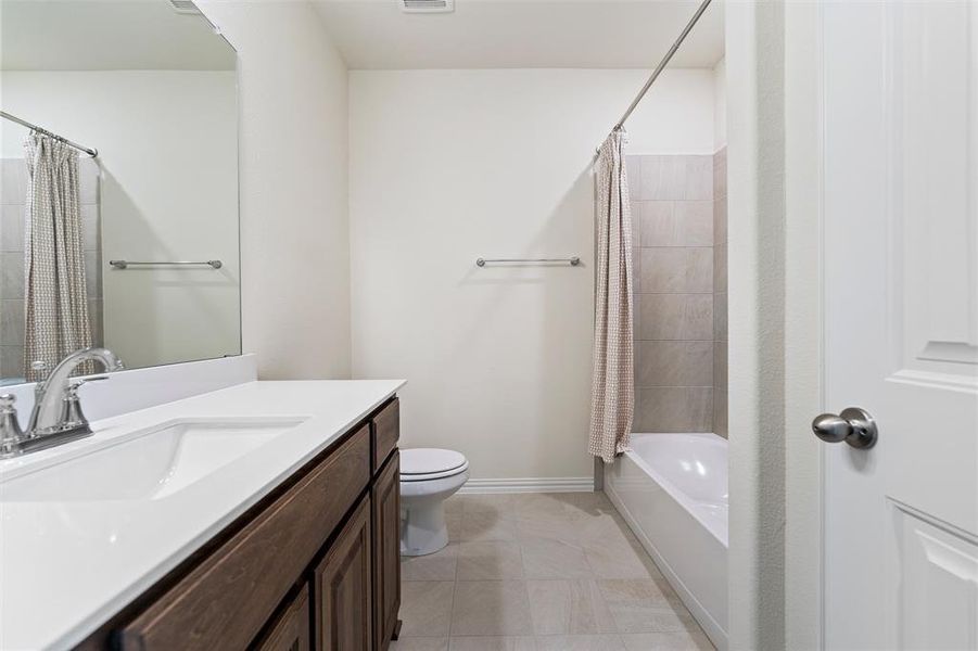 Furnished interior view inside a new home in Liberty Pointe, Gainesville (Image 32). Furnished interior view inside a new home in Liberty Pointe, Gainesville (Image 32).