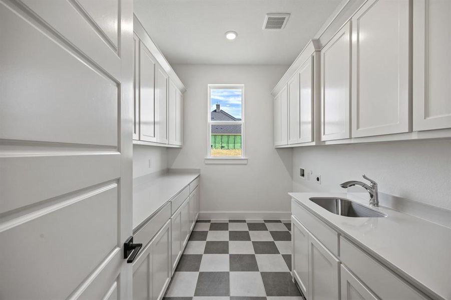 Furnished interior view inside a new home in Harper Estates, Celina (Image 11).