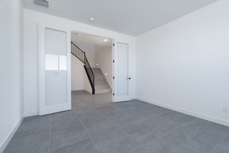 Spacious, unfurnished interior of a new home in Terraza, San Tan Valley (Image 12).