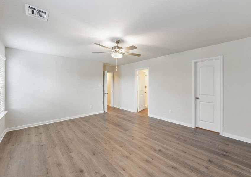 Representative unfurnished interior of a home built from the Bluebonnet by LGI Homes in Southaven, Hutchins (Image 10).