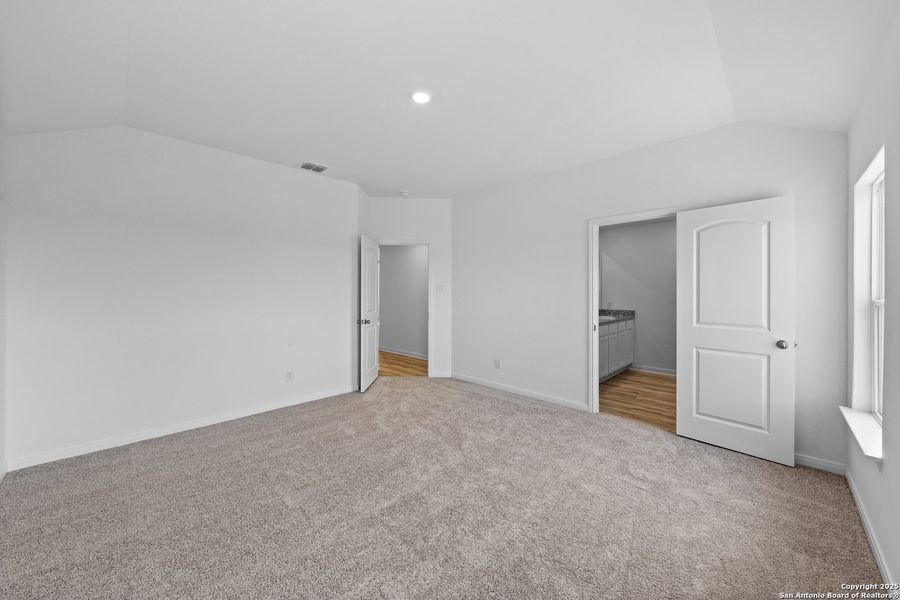 Spacious, unfurnished interior of a new home in Preserve at Medina, Von Ormy (Image 8).