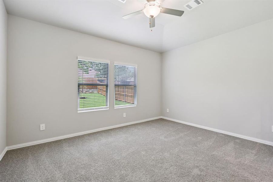 Spacious, unfurnished interior of a new home in Westmoor, Sherman (Image 32).