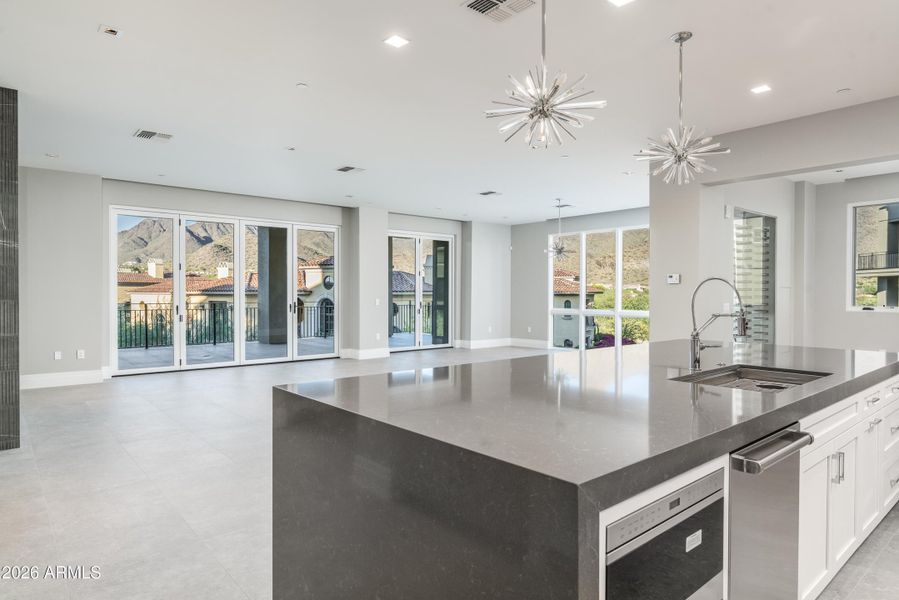 18720 N 101st St #3008