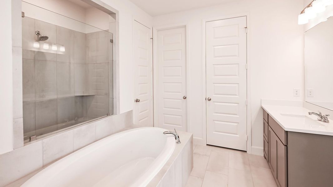 Furnished interior view inside a new home in Flora 50', Hutto (Image 12).