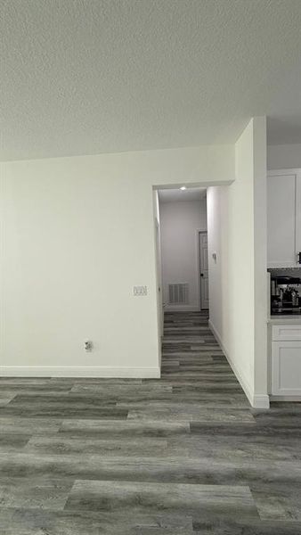 Spacious, unfurnished interior of a new home in , Ocala (Image 22).