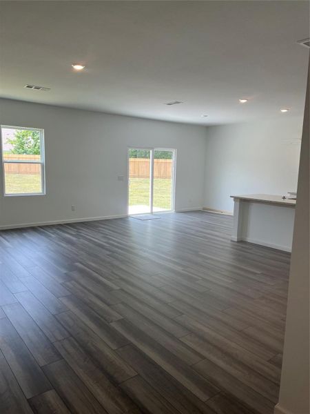 Spacious, unfurnished interior of a new home in Royal Pines, Porter (Image 10).