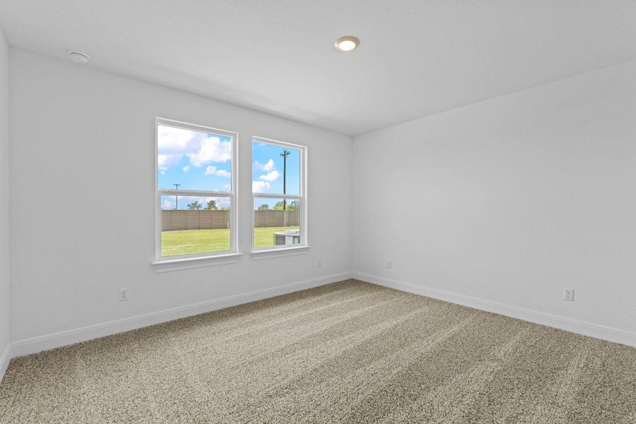 Spacious, unfurnished interior of a new home in Railhead, Cedar Creek (Image 30).