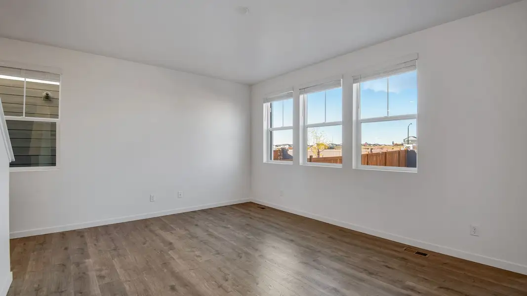 Spacious, unfurnished interior of a new home in Sky Ranch, Watkins (Image 11).