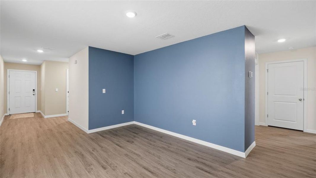 Spacious, unfurnished interior of a new home in Northwater at Two Rivers, Zephyrhills (Image 35).