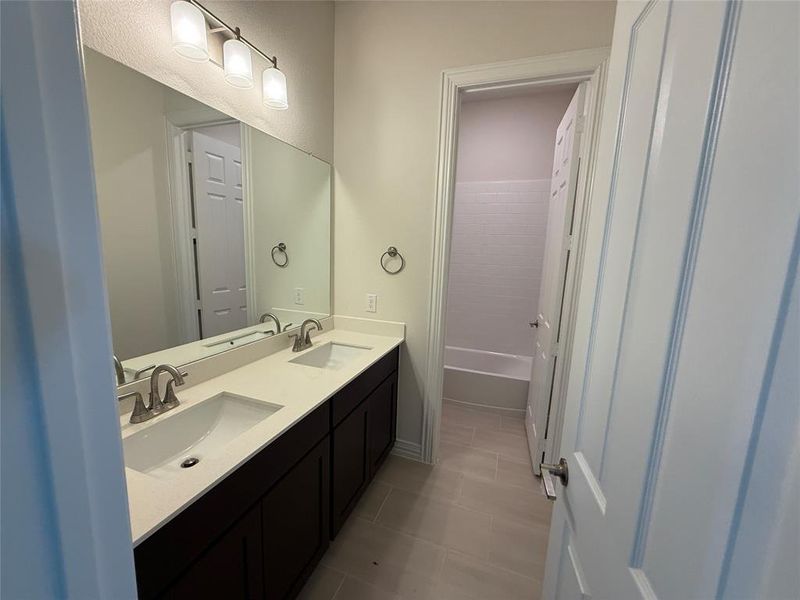 Furnished interior view inside a new home in Calhoun Acres, Azle (Image 10).