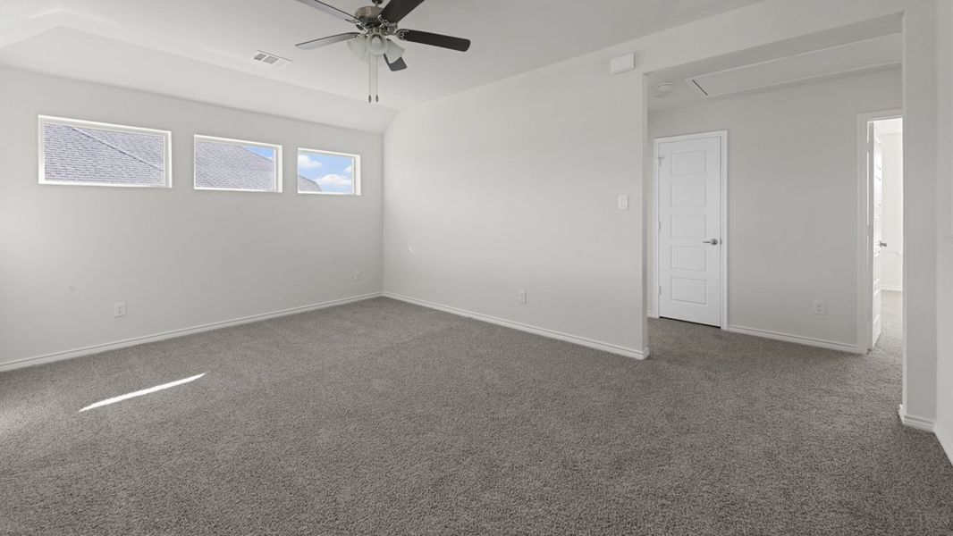 Spacious, unfurnished interior of a new home in Trailstone, Caddo Mills (Image 26).