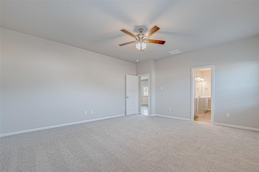Spacious, unfurnished interior of a new home in Mill Creek Trails, Magnolia (Image 31).