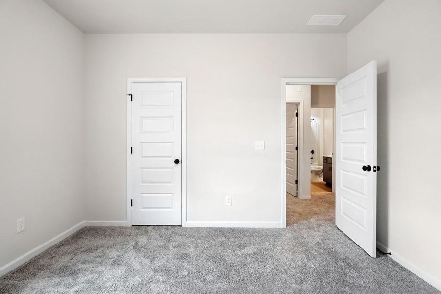 Spacious, unfurnished interior of a new home in Fair Oak, Calhoun (Image 28).