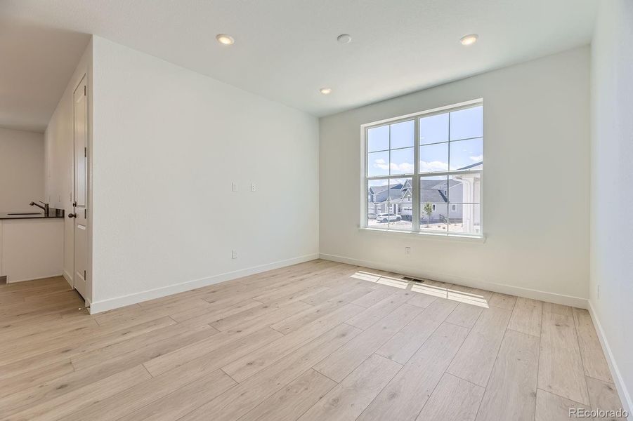 Spacious, unfurnished interior of a new home in Independence: The Grand Collection, Elizabeth (Image 9).